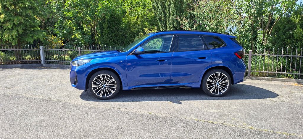 Image of BMW iX1