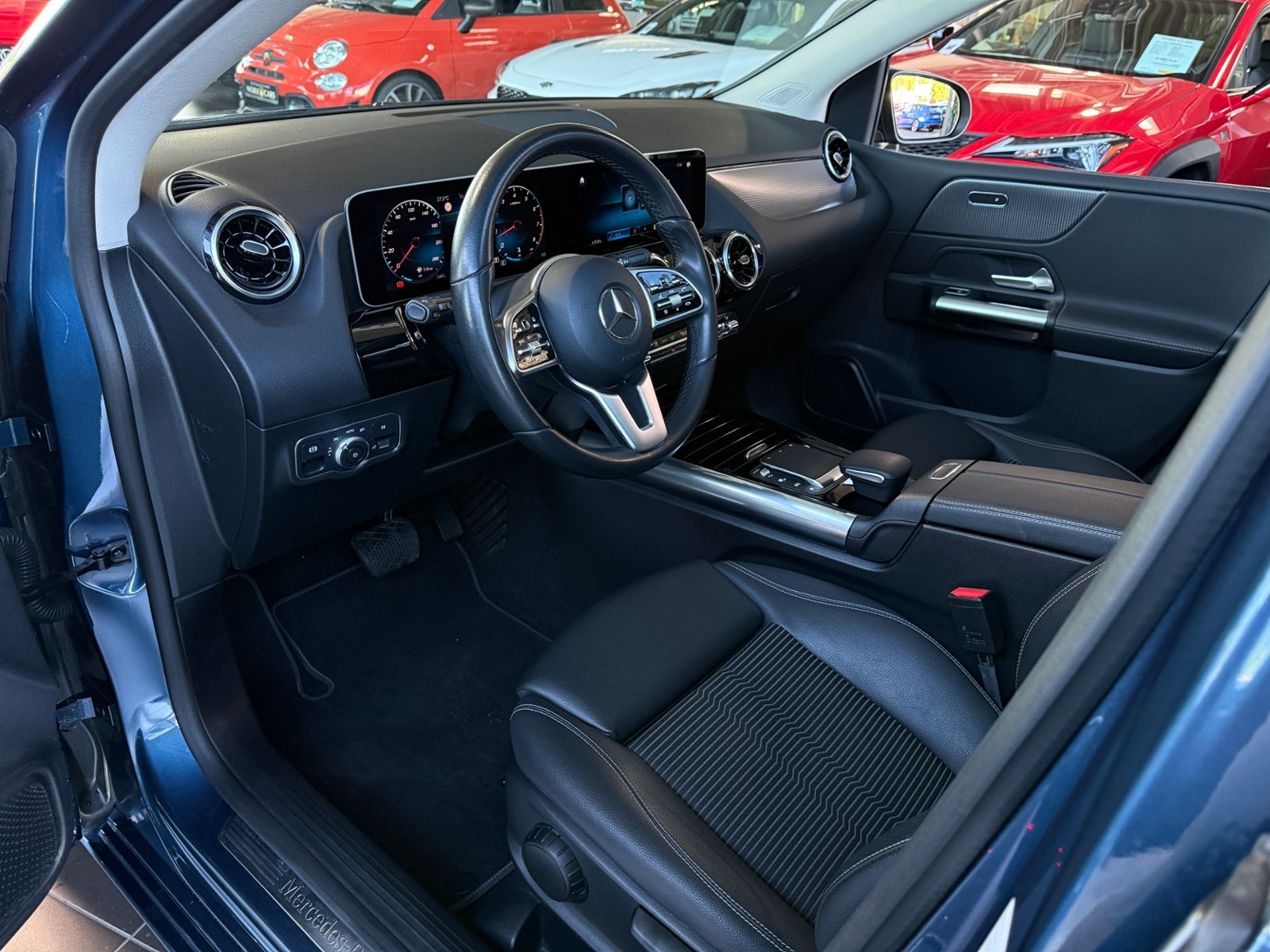 Fahrzeugabbildung Mercedes-Benz B 220 4Matic PANO LED NAV RFK SHZ ALU