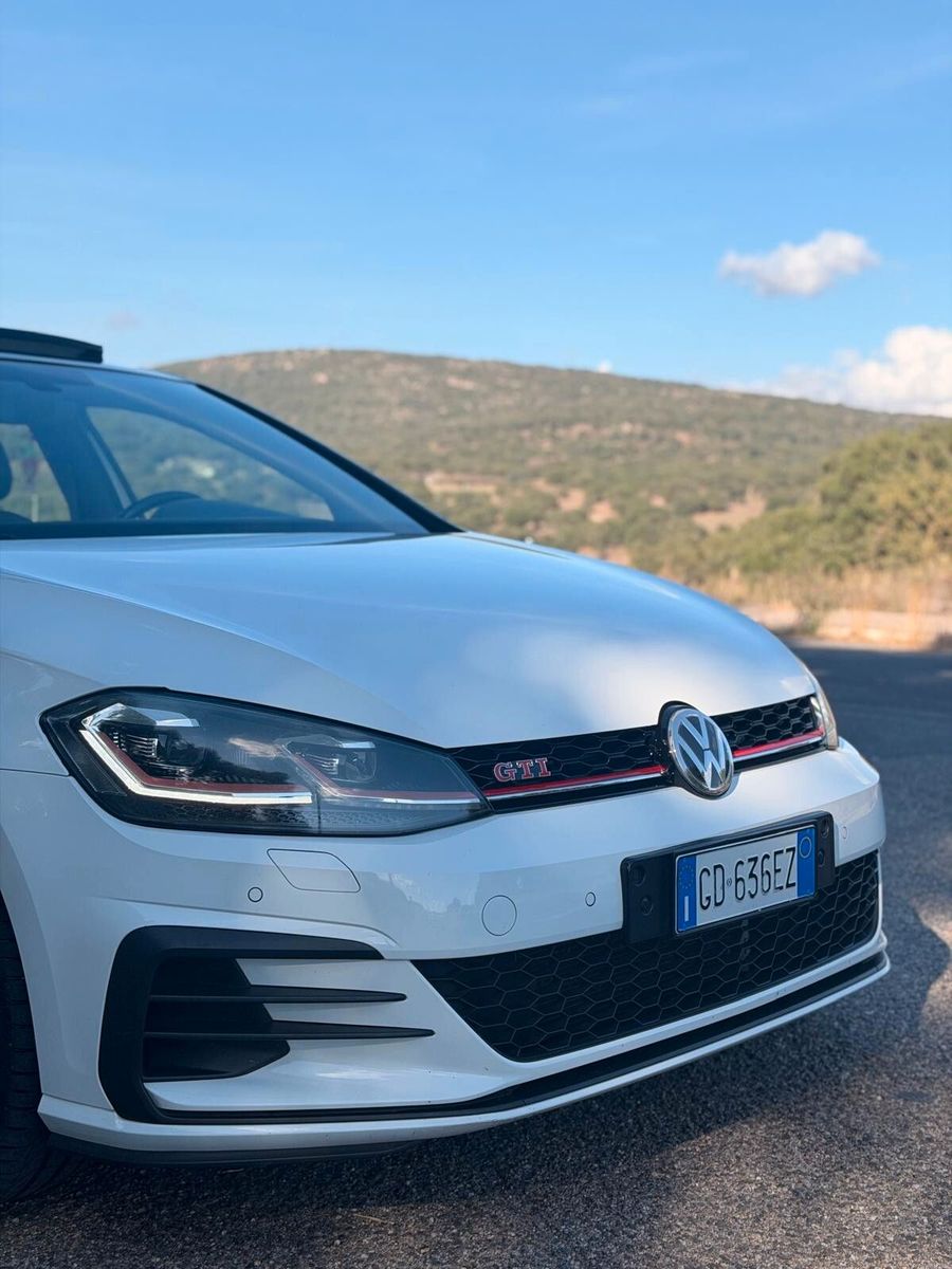 Volkswagen Golf GTI Performance 2.0 245 CV TSI D imagem 2