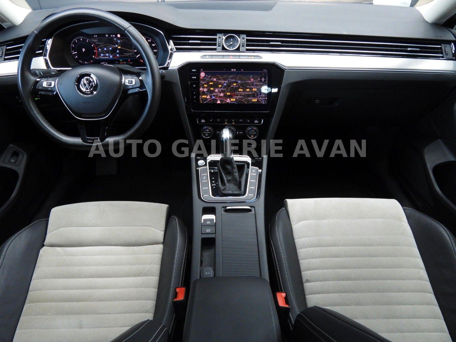 Volkswagen PASSAT VARIANT 1.5 TSI HIGHLINE