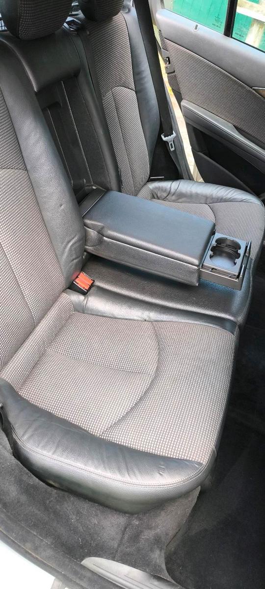 Mercedes-Benz E220 2005 — photo 9