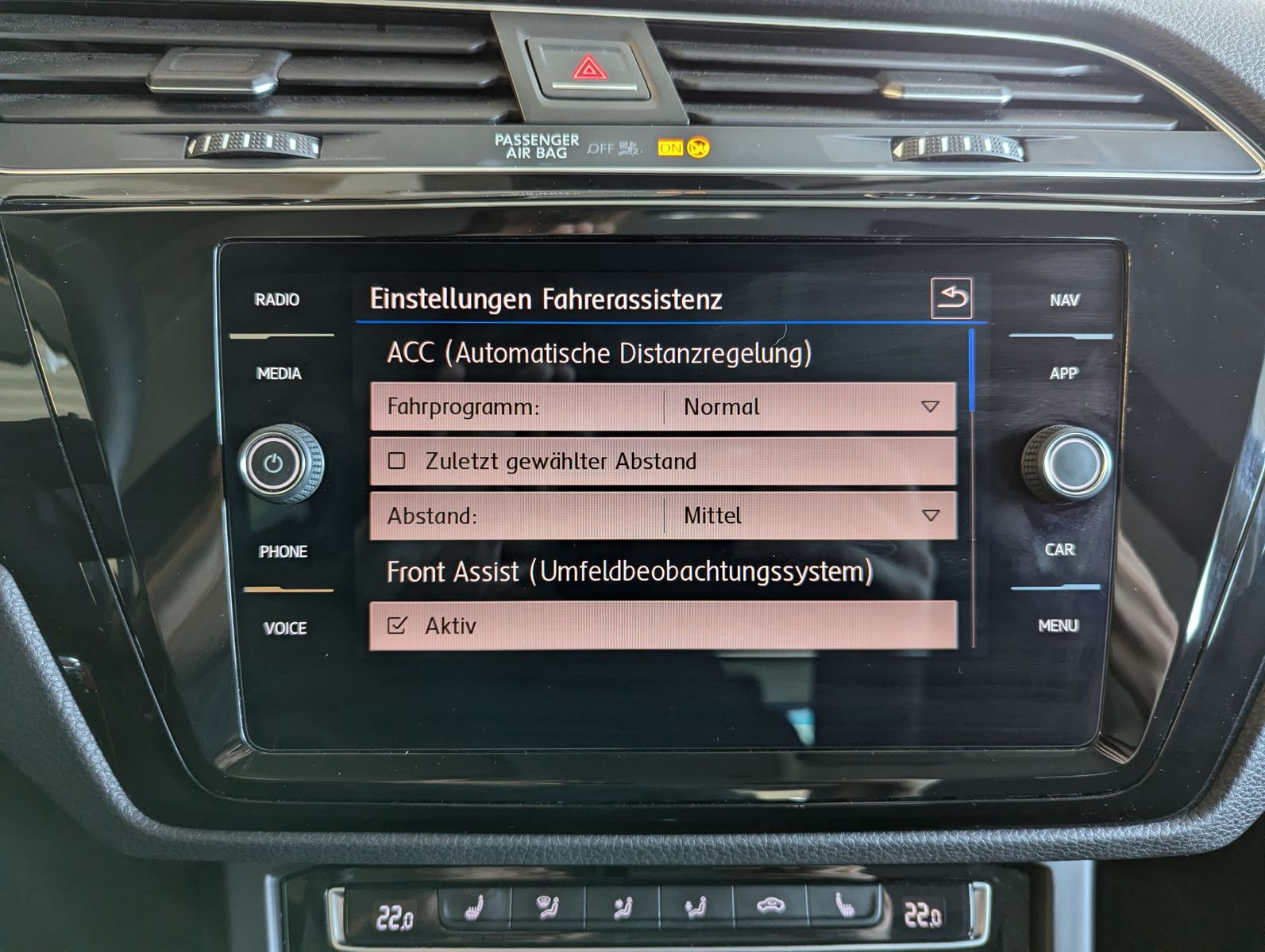 Fahrzeugabbildung Volkswagen Touran 2.0 TDI Highline ACC LED Assist+ Car-Net