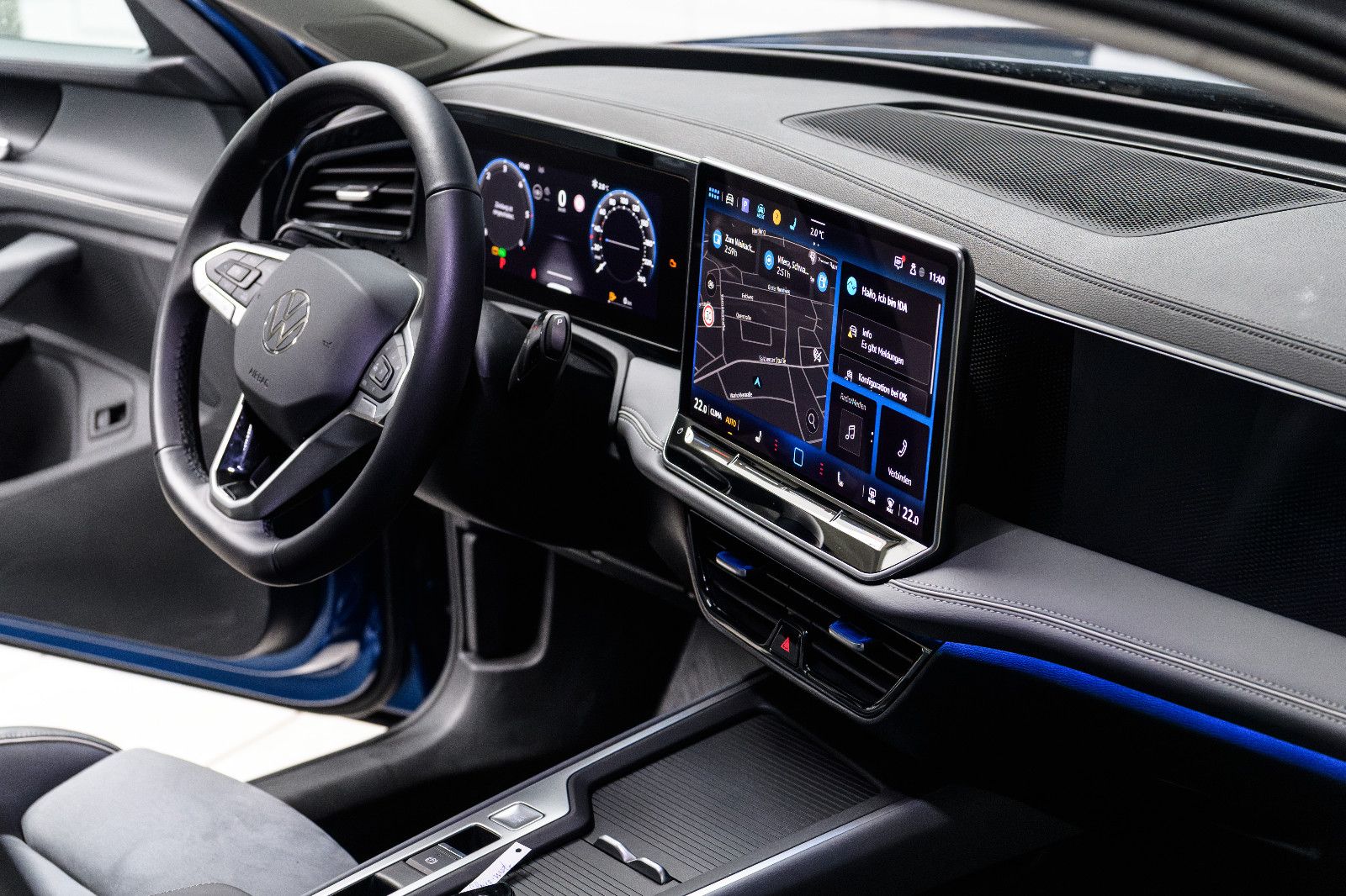 Fahrzeugabbildung Volkswagen Passat Variant 2.0 TDI 110 kW+AHK+SHZ+STANDHEIZU