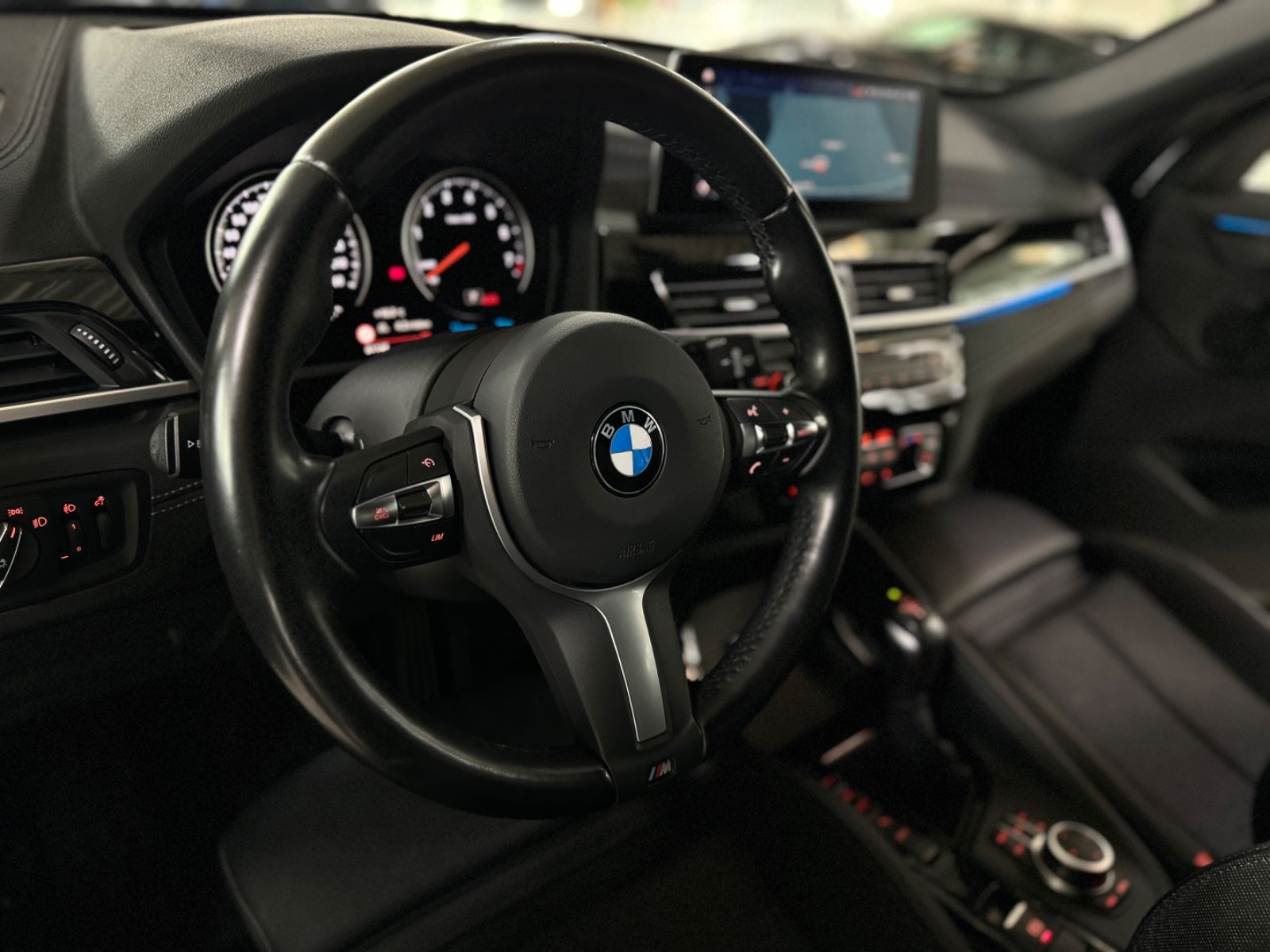 Fahrzeugabbildung BMW X1 xD25e Sport Line Kamera HUD DAB Komfort Alarm