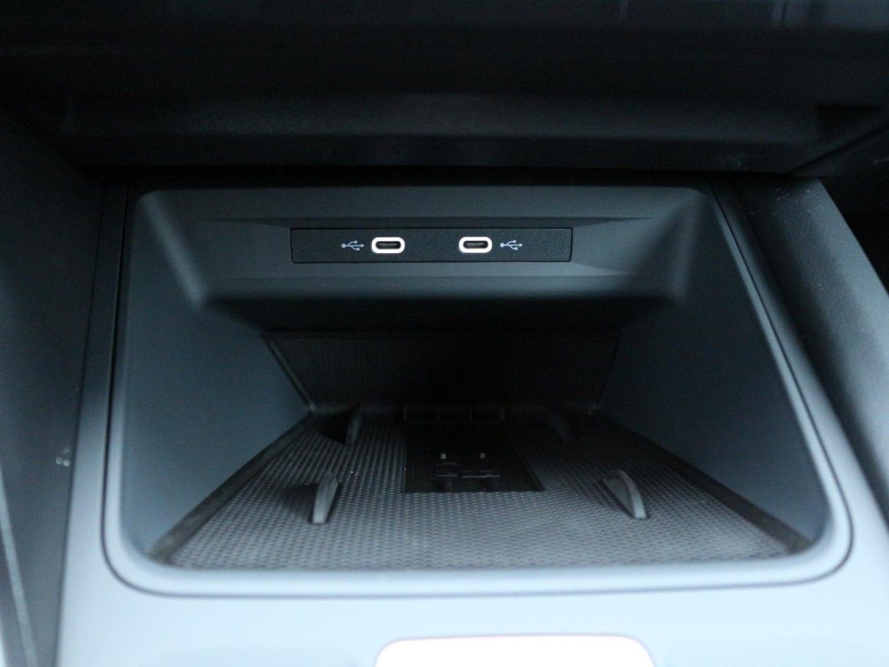 Fahrzeugabbildung CUPRA Formentor 1.5 eTSI 150 PS 7-Gang-DSG