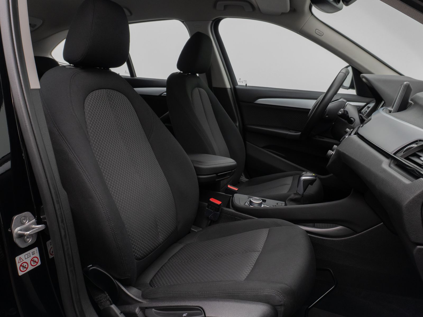 Fahrzeugabbildung BMW X1 xD25e Parkassist DAB Lordos Geschwindigkeitsr