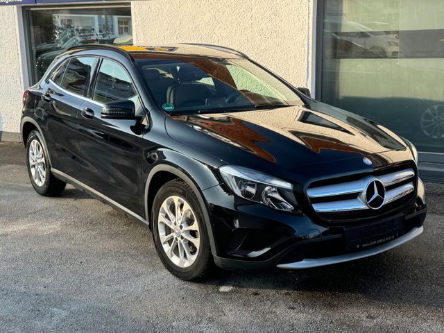 Mercedes-Benz GLA 200 STYLE ~1-HAND~NAVI~SHZ~AHK~LEDER~KAMERA~