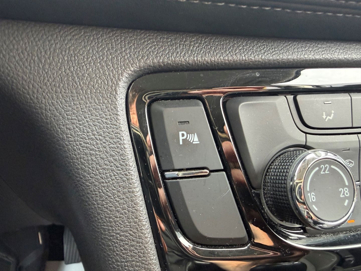 Fahrzeugabbildung Opel Mokka X Innovation mit Allwetter+PDC+AHK