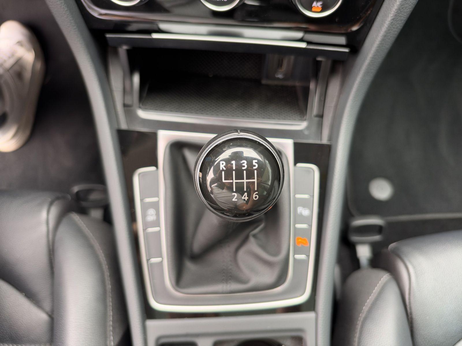 Volkswagen Golf 2.0 TDI Highline*Navi*Pano*ACC*Leder*StHz*K