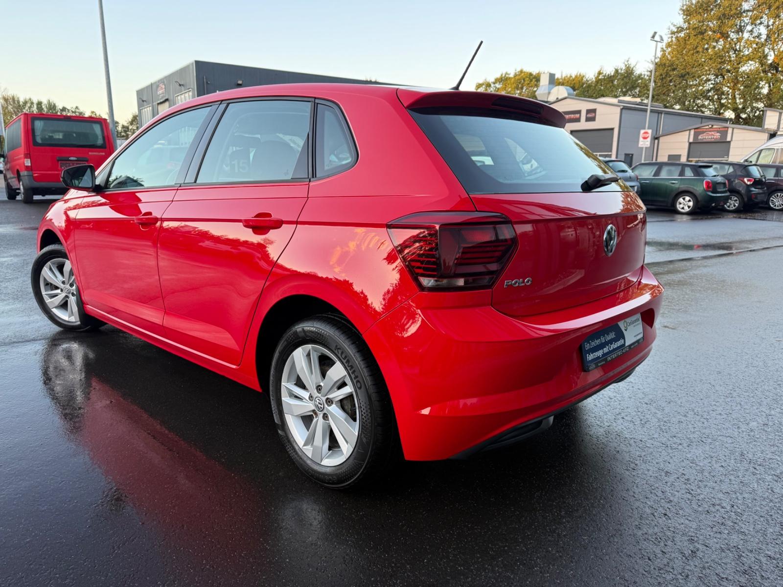 Volkswagen Polo VI Comfortline*SHZ*FSP*TEMPOMAT*ALU*TÜV NEU