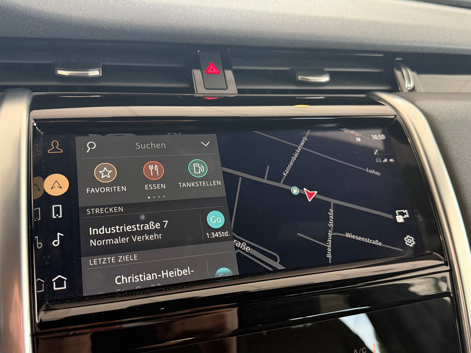 Fahrzeugabbildung Land Rover Discovery Sport S /360°KAM/ACC/NAVI/SHZ/L-HEIZUN