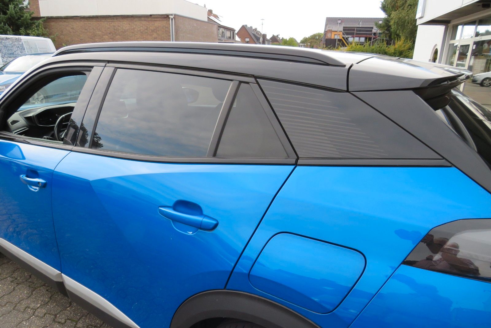 Fahrzeugabbildung Peugeot 2008 e- GT SITZH. NAVI KAMERA PDC 1.HD