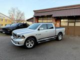 Dodge SPORT*CLEAN CARFAX*UNFALLFREI*V8*4X4*LEDER*AHK - silberne Dodge RAM
