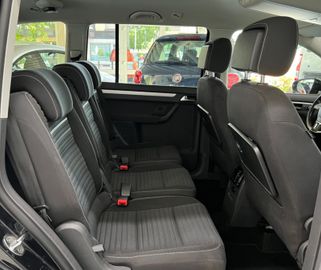 Volkswagen Touran - 9