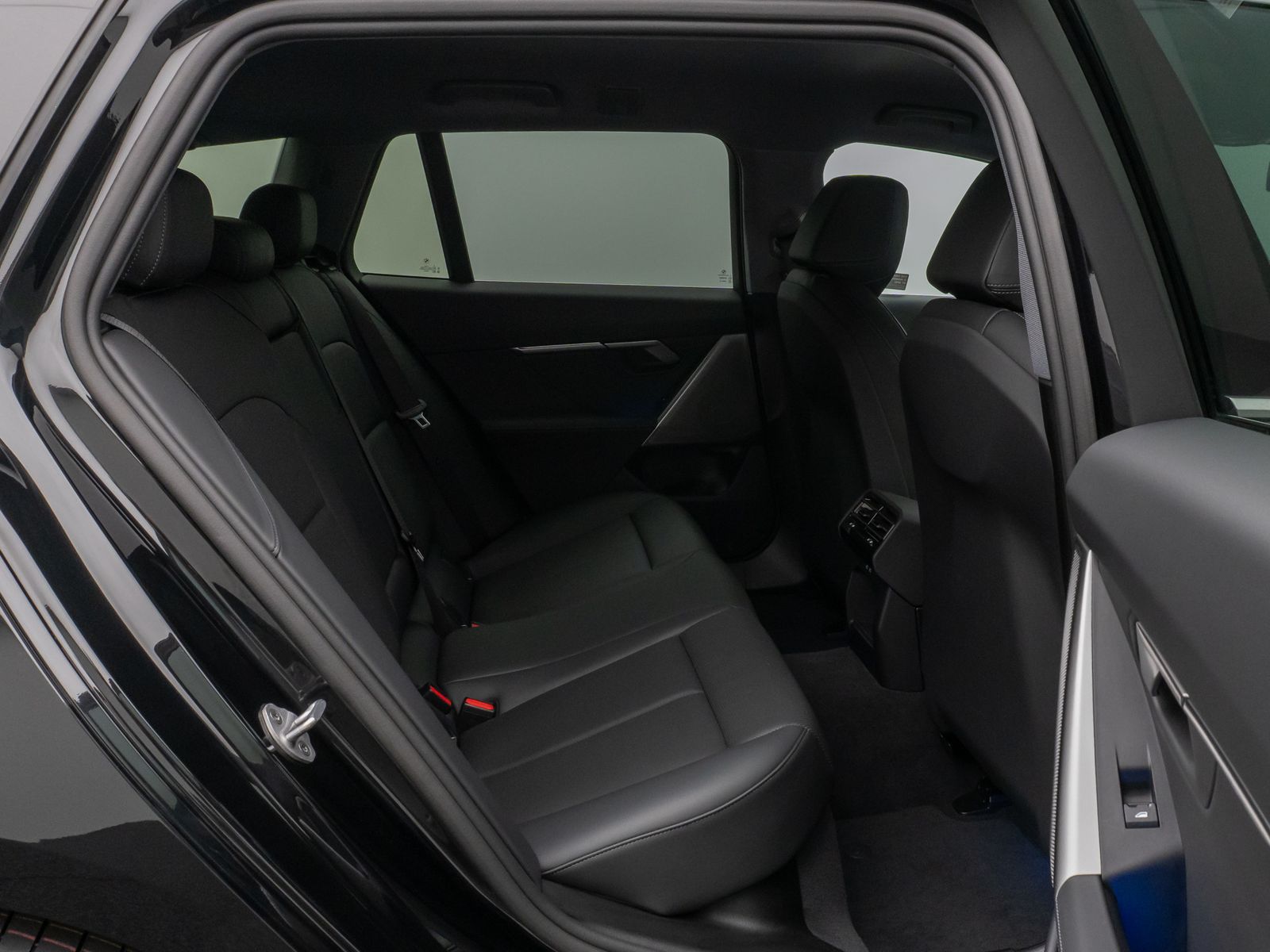 Fahrzeugabbildung BMW 520d Kamera DAB H/K Leder AdaptivLED Alarm Sport