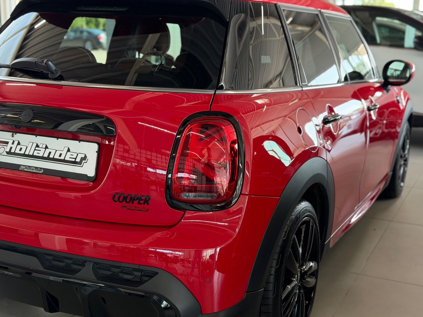Fahrzeugabbildung MINI COOPER 1.5 5-trg.  John Cooper Works Trim