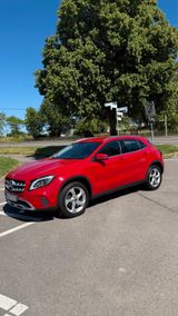 Mercedes-Benz Mercedes Benz GLA 180 LED-High-Perf Super ... - Mercedes-Benz GLA 180 in Stuttgart
