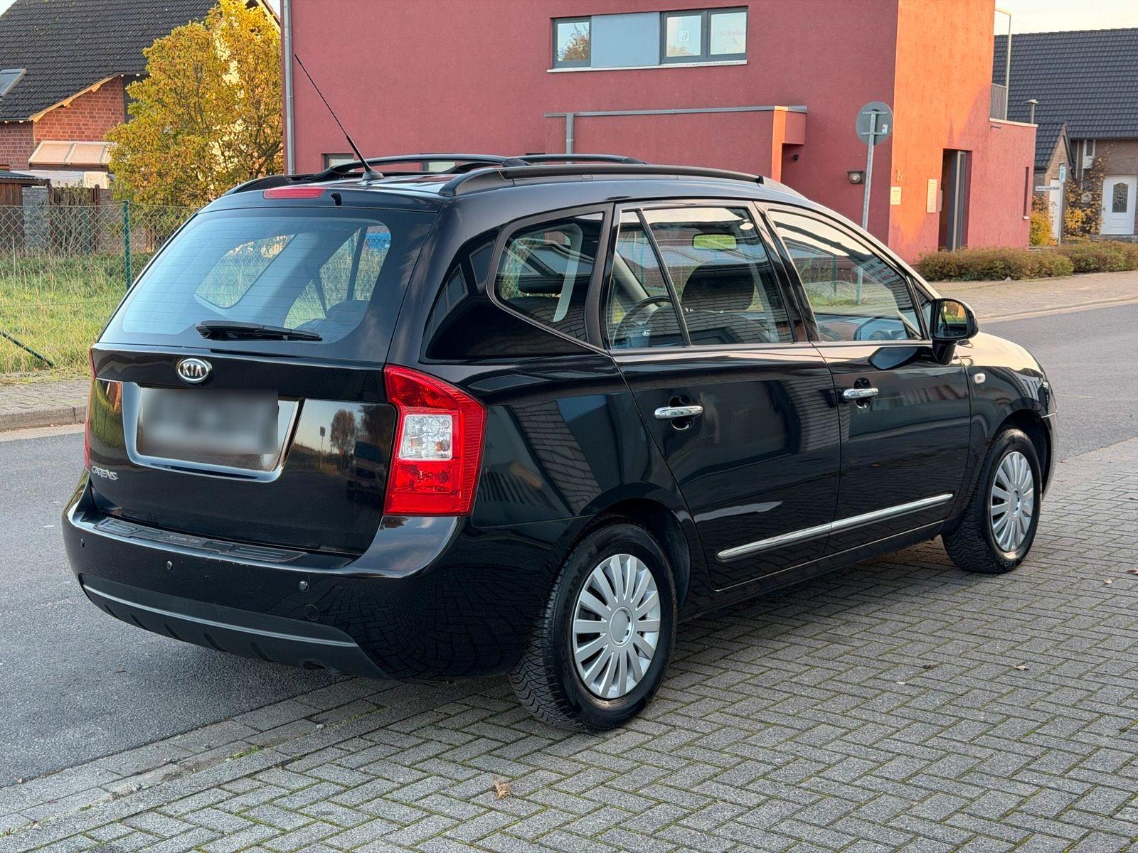 Kia Carens 2008 — interior