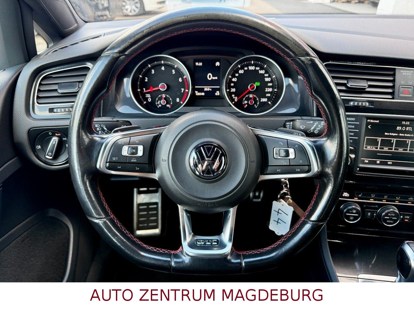 Volkswagen Golf VII Lim. GTI *BI-XENON*STANDH*DCC*TEMPOMAT*