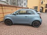 Fiat 500e La Prima Limousine 42 kWh La Prima - blaue Fiat 500e