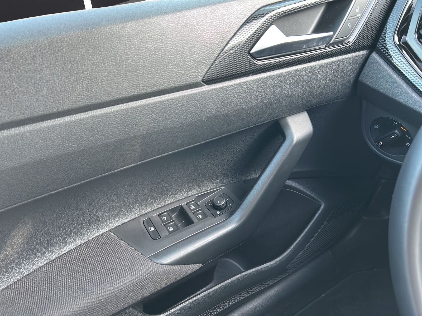 Fahrzeugabbildung Volkswagen Taigo TSI Life LED AID NAVI PDC SHZ LM