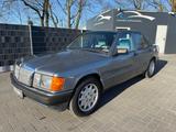 Mercedes-Benz 190 E 2.0**AUTOMATIK**KLIMAANLAGE - Mercedes-Benz 190 mit Benzin-Antrieb: Limousine, 2.0