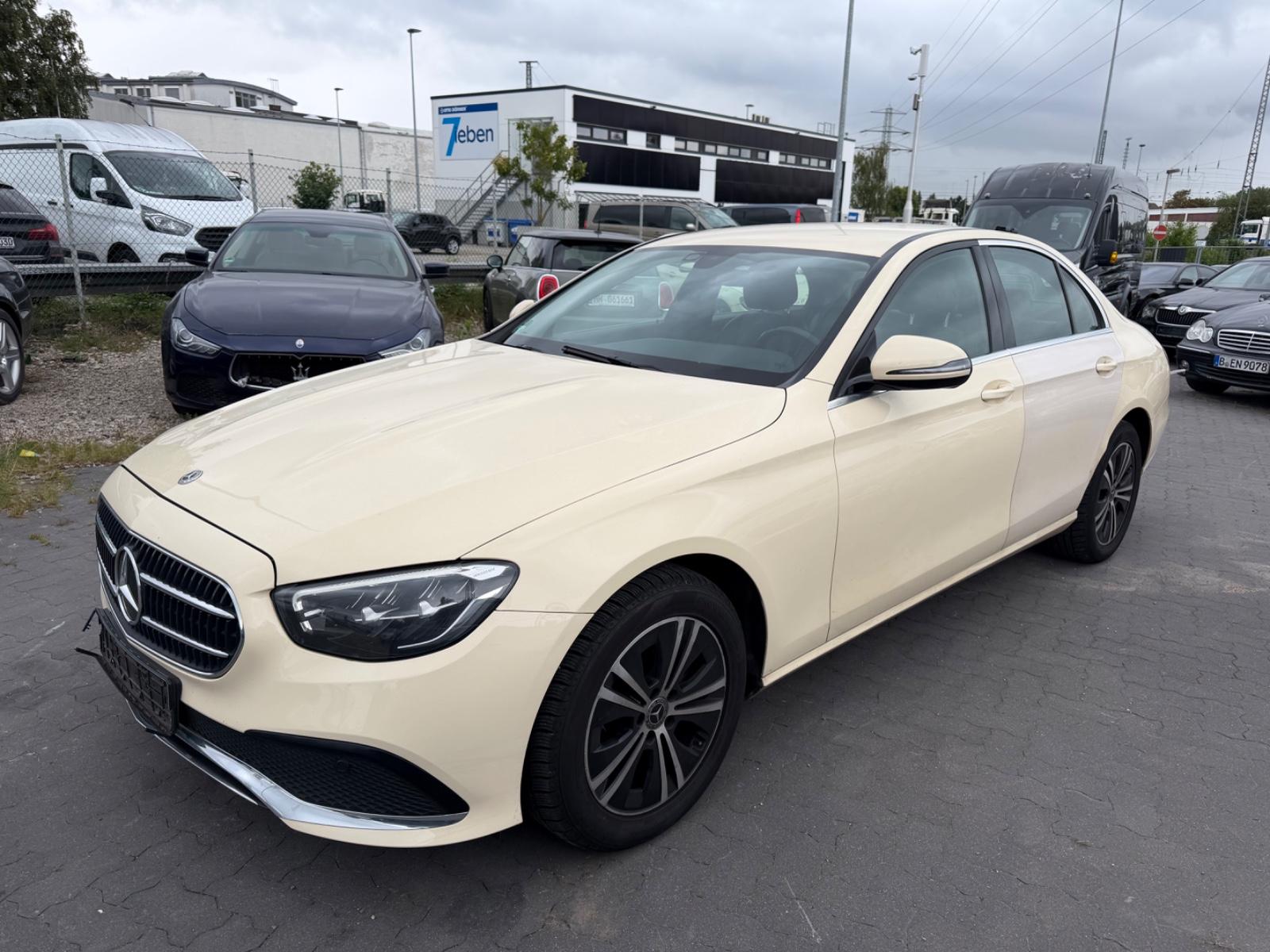 Mercedes-Benz E 220 E Limousine Avantgarde, LED, Navi