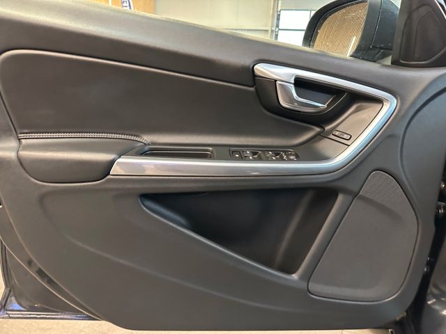 Volvo V60 Kombi Linje Business *Navi*Klima*AHK*Xenon*