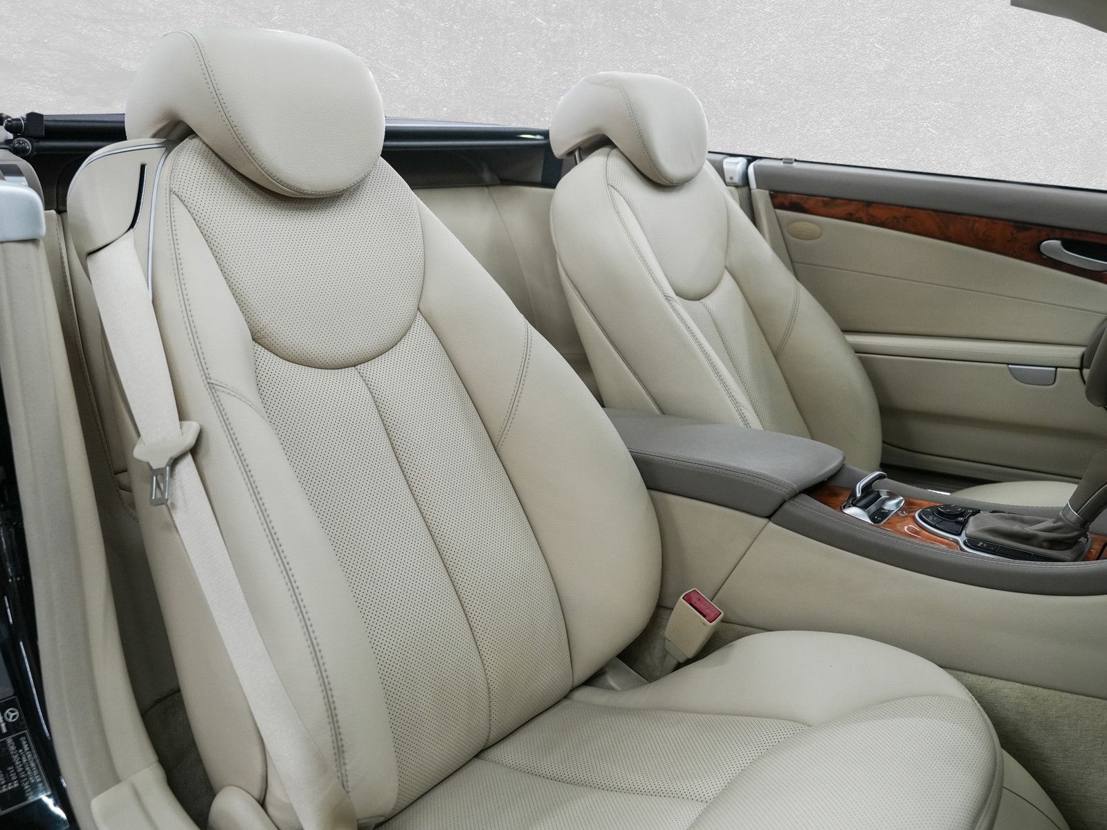 Fahrzeugabbildung Mercedes-Benz SL 350 - im sehr gepflegten Zustand
