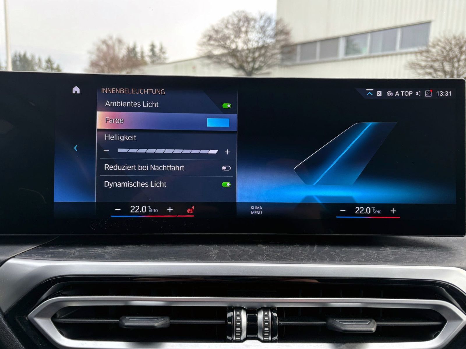 Fahrzeugabbildung BMW 318i Touring M-Sport Steptr. KAM AHK LED SHZ HUD