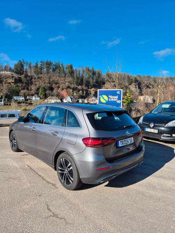 Image of Mercedes-Benz B 180