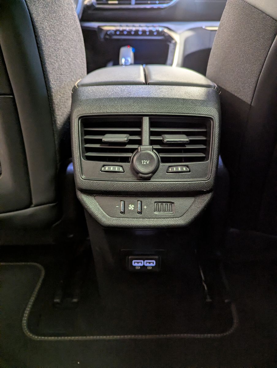 PEUGEOT 5008 GT Allure Pack Kamera LED Pano 7-Sitze AHK - Image 23