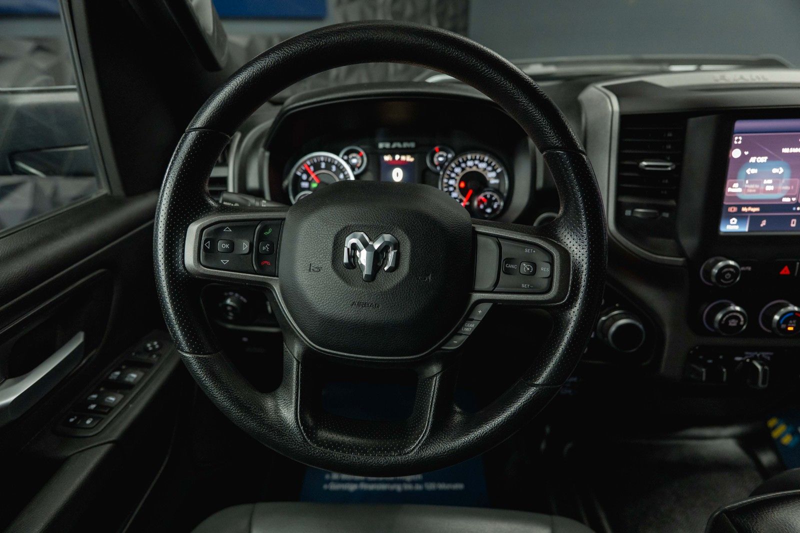 Fahrzeugabbildung Dodge RAM 5.7 V8 HEMI 4x4 OFFROAD LONGBED Limited 19%