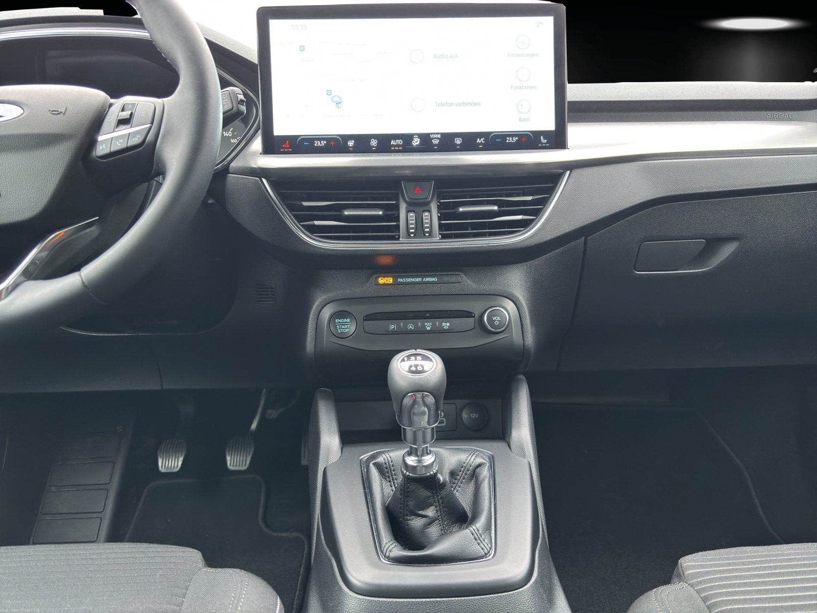 Fahrzeugabbildung Ford Focus Titanium Turnier Winter P. e.Call Kamera