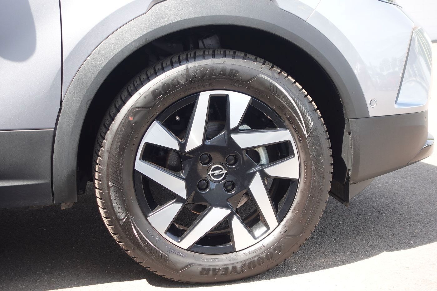 Fahrzeugabbildung Opel Mokka 1.2 Turbo GS KlimaA,LED,SHZ,Kam.,PDC