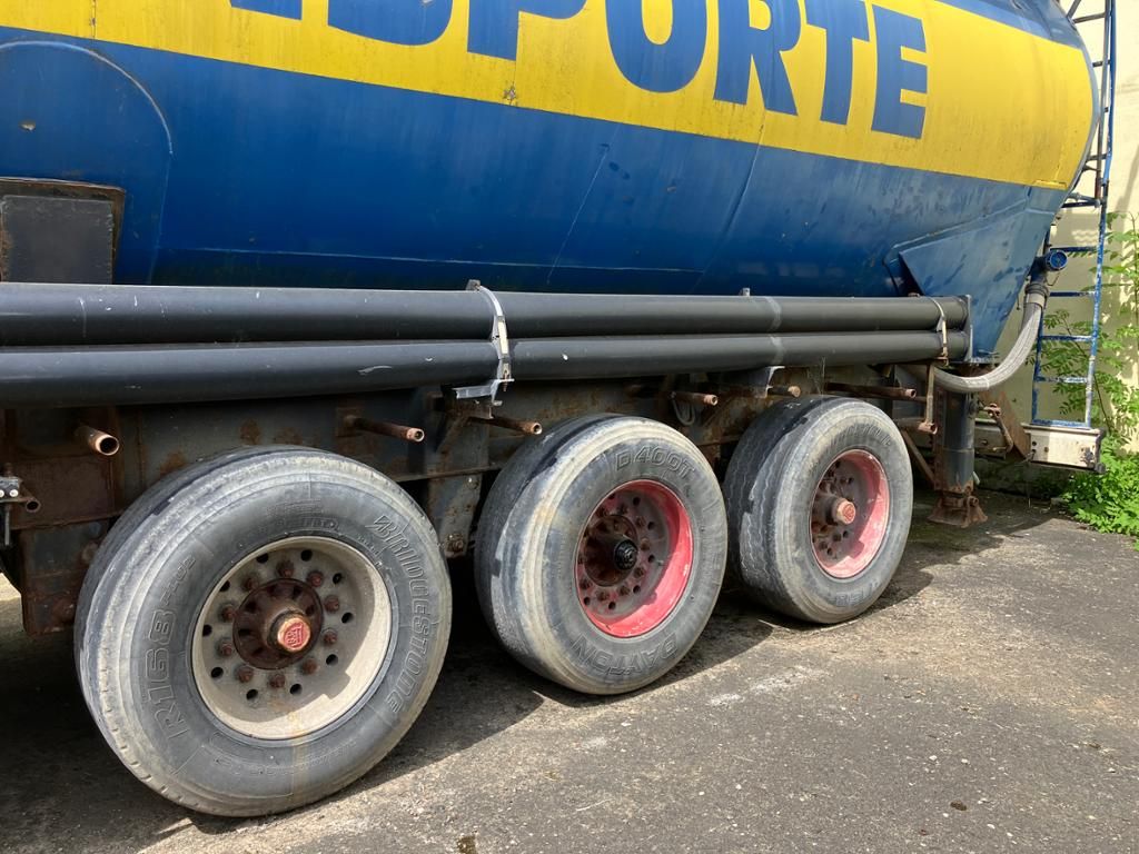 Fahrzeugabbildung Andere 3-Achs-Silo f Staub-u. Rieselgüter Typ SSK59/10-