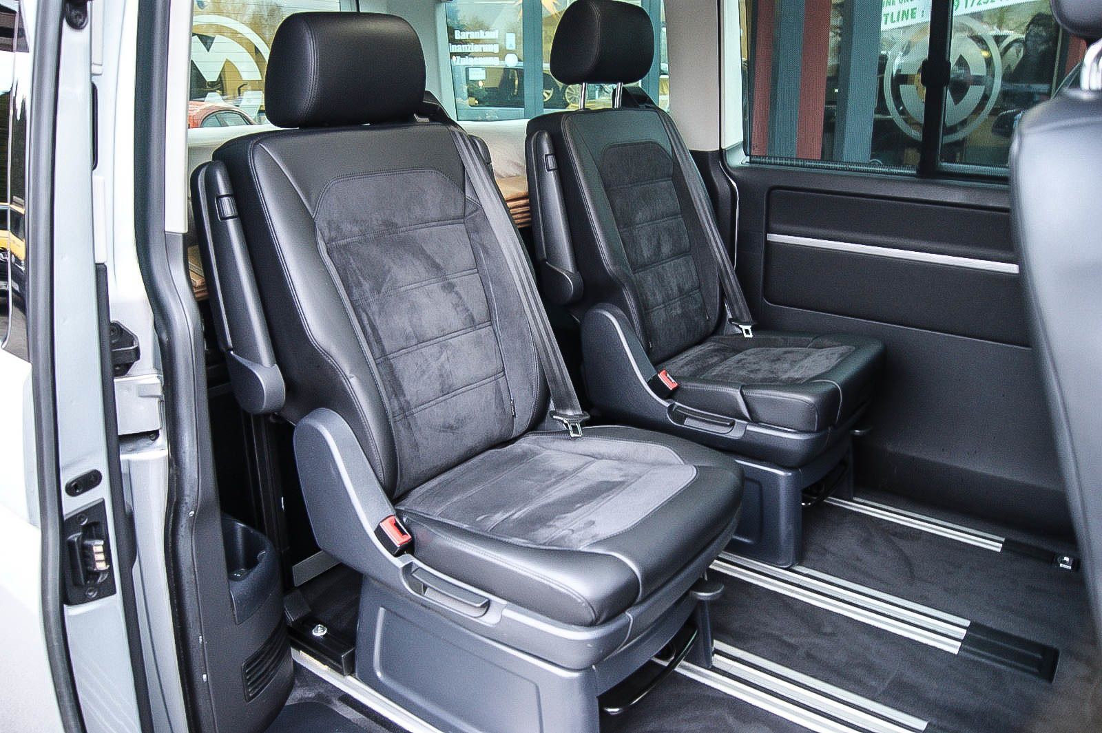 Fahrzeugabbildung Volkswagen T6 Multivan 20TDI DSG Highline 6-Sitze STHZ BETT