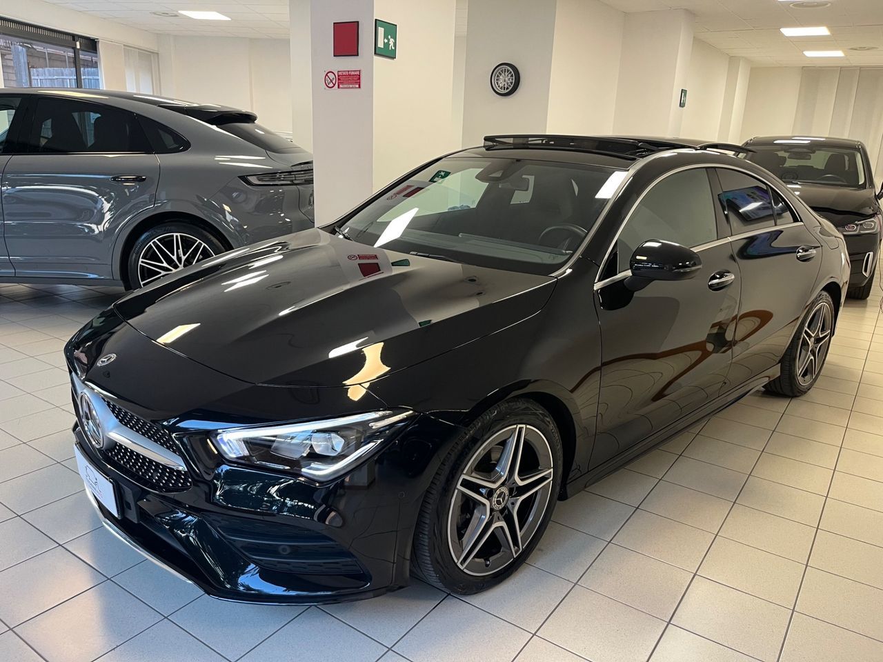 Mercedes-Benz Mercedes CLA 200d Premium Plus Tetto/luci imagem 2