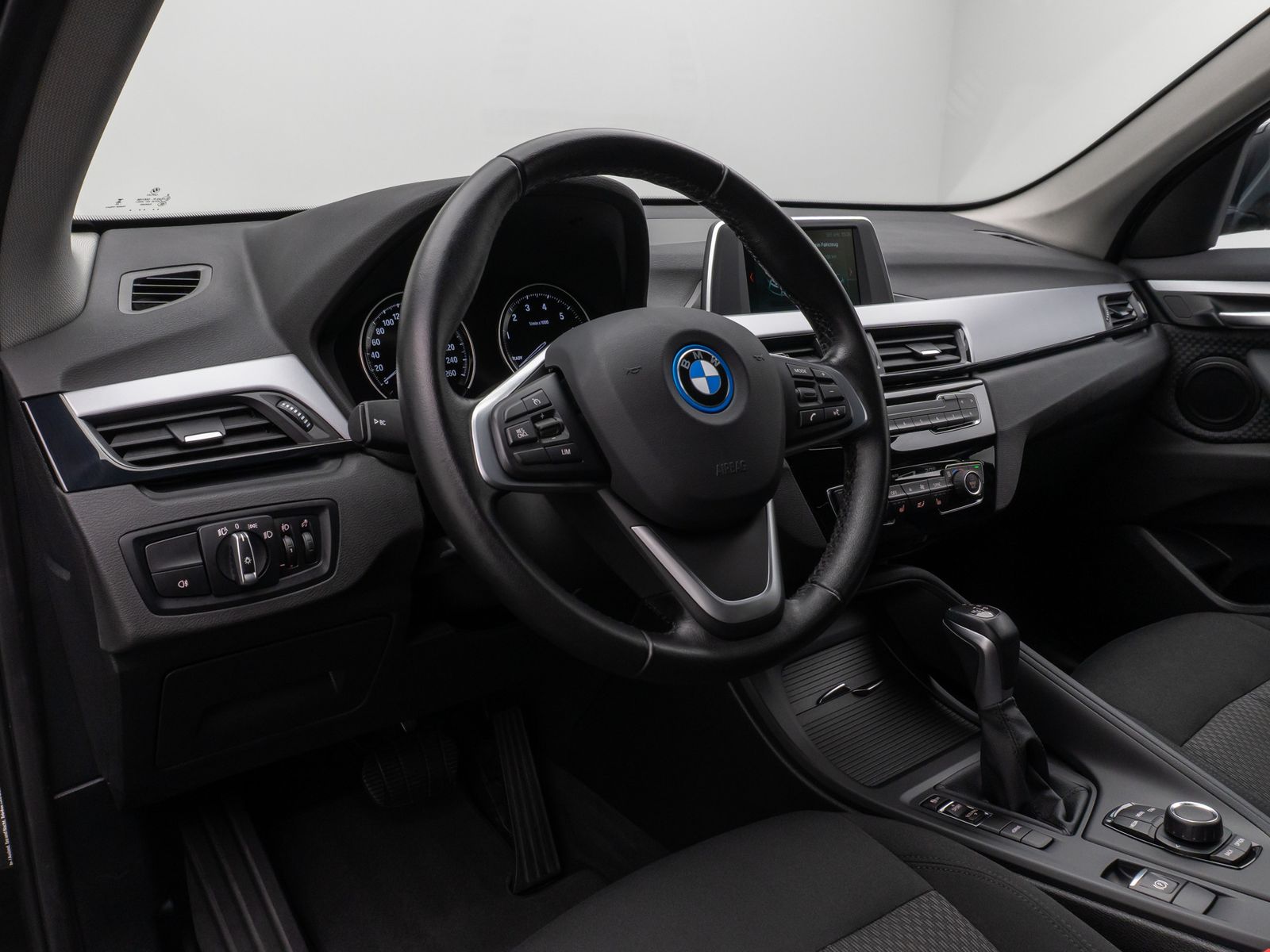 Fahrzeugabbildung BMW X1 xD25e DAB PDC LED Sithzg Geschwindigkeitsreg