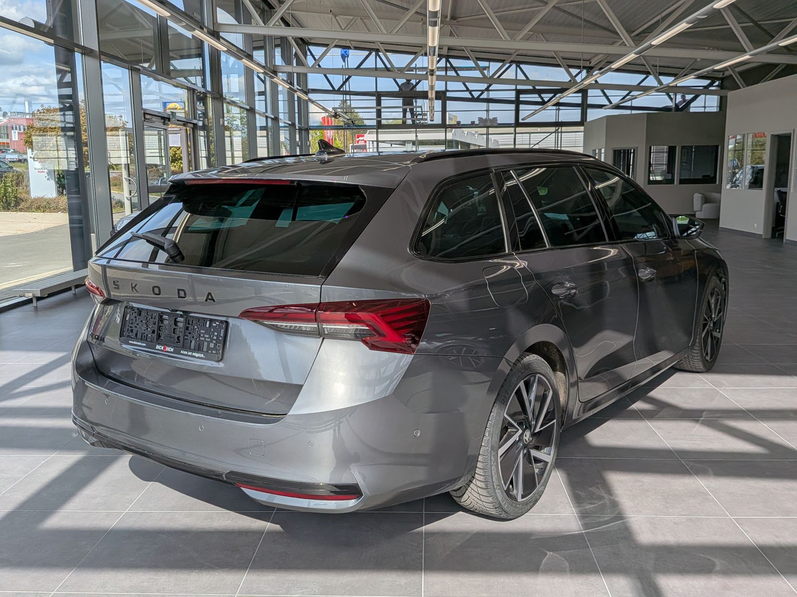 Fahrzeugabbildung SKODA Octavia 2.0 TDI Sportline Matrix Canton Pano ACC