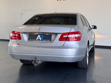 Mercedes E 200 - 11