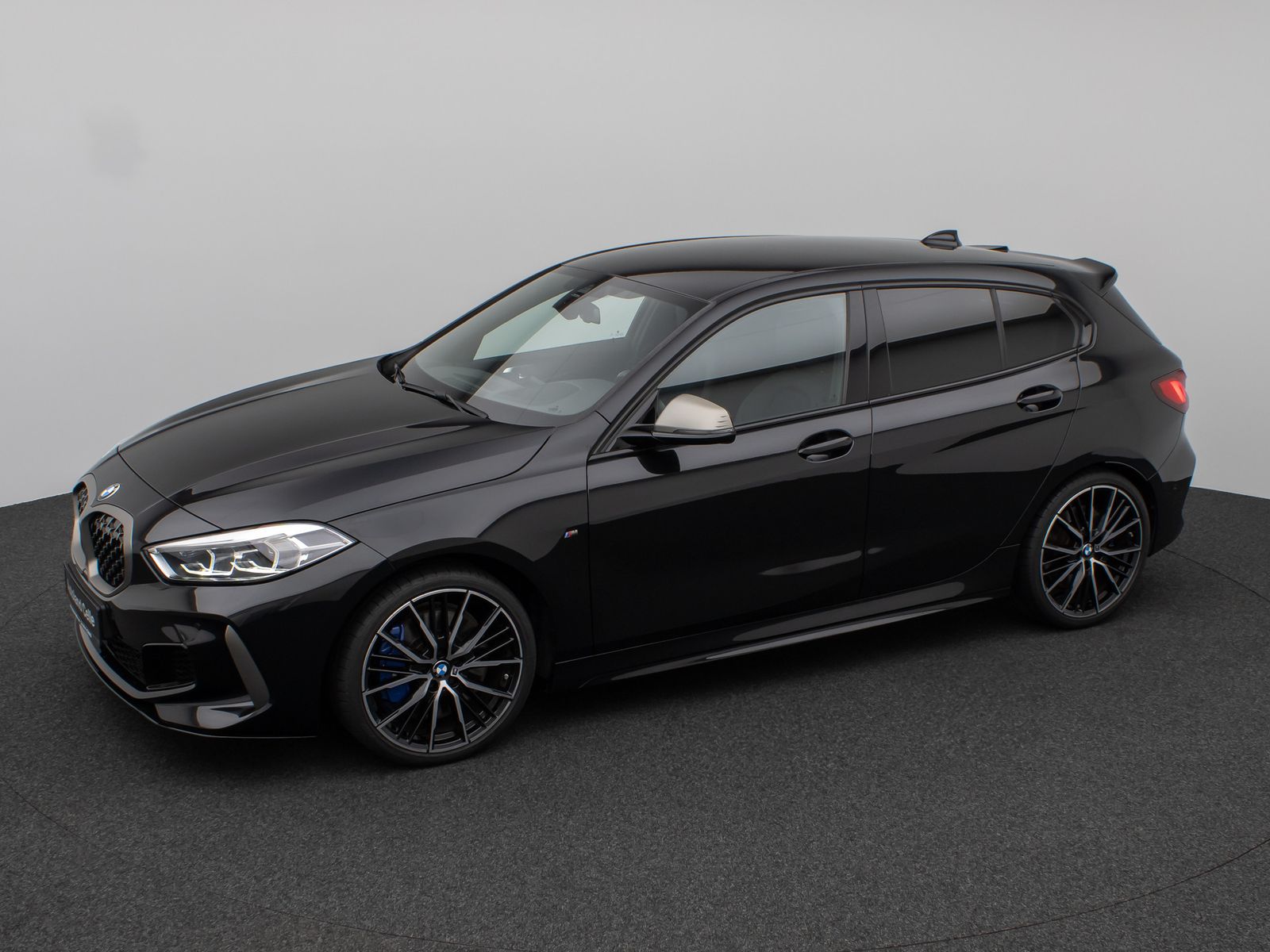 Fahrzeugabbildung BMW M135i xD HUD DAB H/K Komfort 19" Lenkradheizung