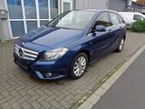 Mercedes-Benz B 180 BlueEFFICIENCY Klima 90 Tkm Panoramadach - gebrauchte Mercedes-Benz B-Klasse aus dem Jahr 2011