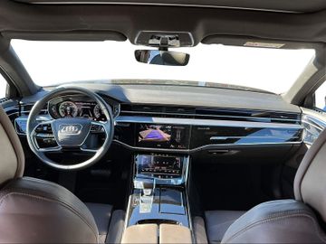 Audi A8 - 8