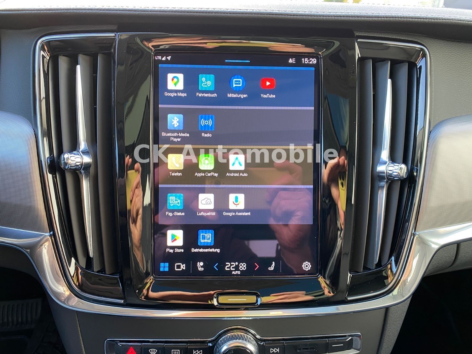 Fahrzeugabbildung Volvo V90 B5 Ultimate Dark AWD/BLIS/Pano/Head-Up/AHK