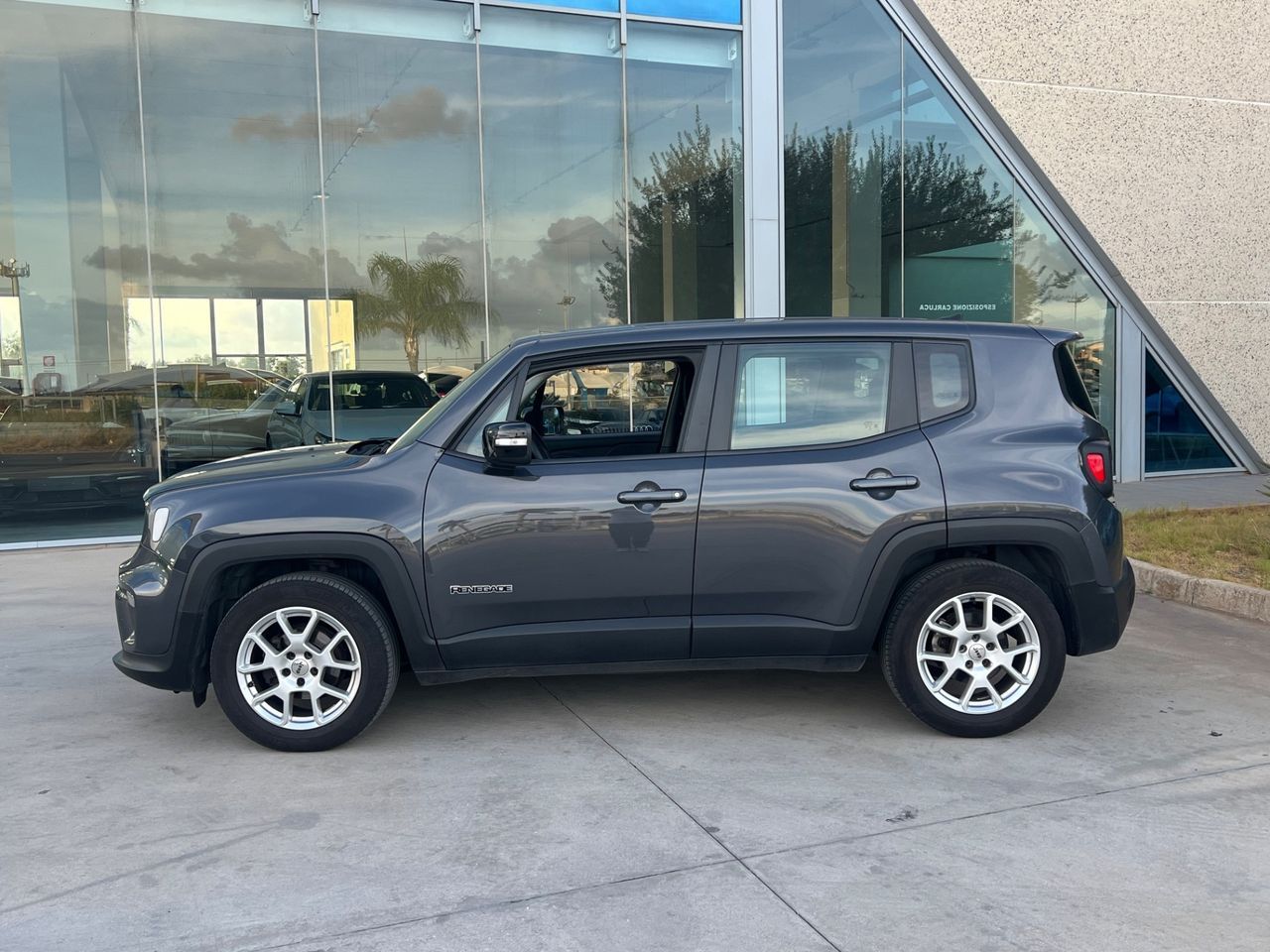Jeep Renegade 1.0 T3 Limited - possibilità noleg imagem 2