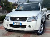 Suzuki Grand Vitara 1.9 DDiS 5P *4x4 PERLATO - weiße Suzuki Grand Vitara