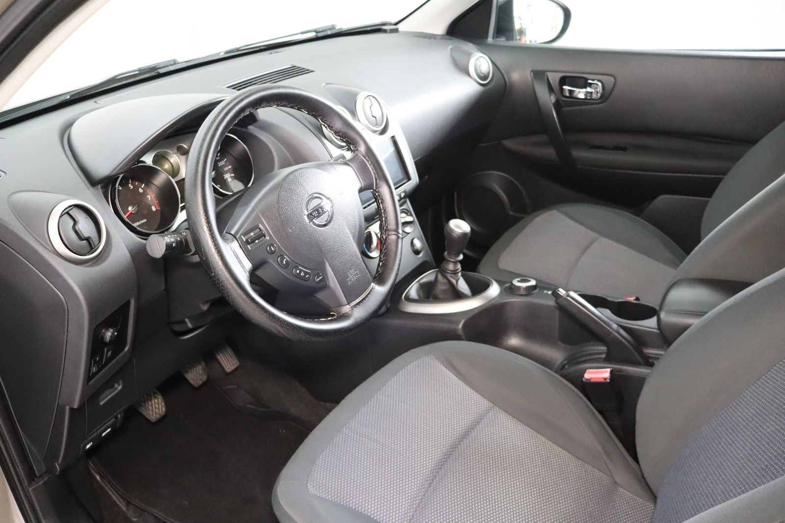 Fahrzeugabbildung Nissan Qashqai 2.0 Acenta 4X4 * AHK * LED *