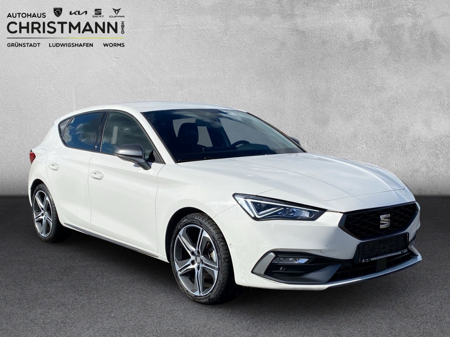 Fahrzeugabbildung SEAT Leon FR Plus 1.5 TSI*NAVI*SHZ*PDC*Full-Link*