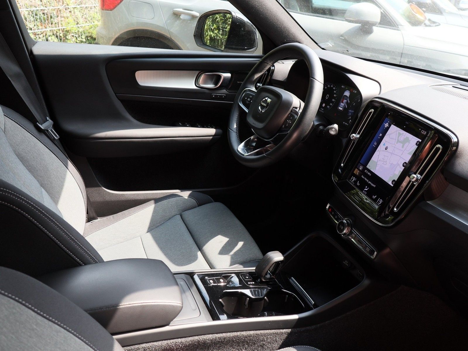 Volvo XC40 T2 Plus Dark 2WD imagem 3
